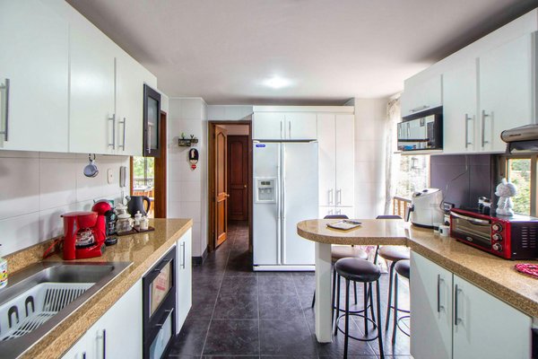 Comment choisir le composteur idéal selon la taille de votre jardin : Le guide d'achat incontournable